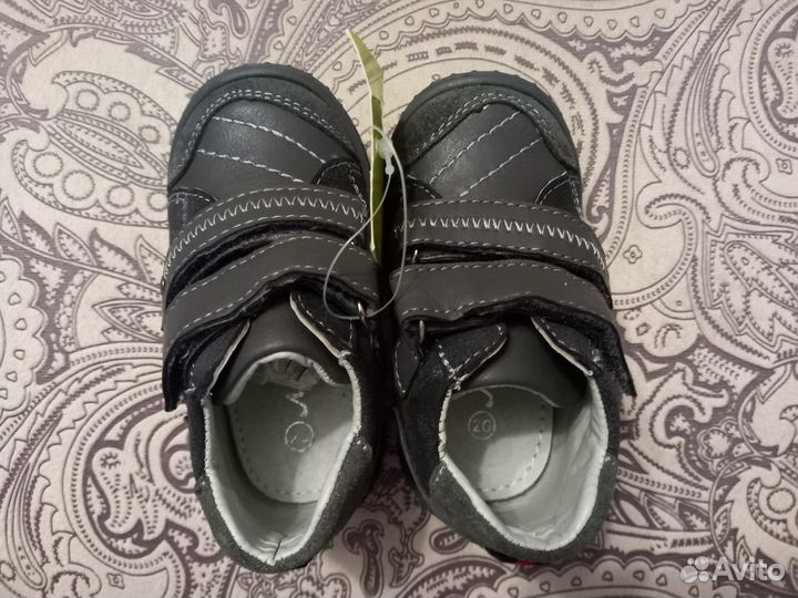 Продам ботиночки детские