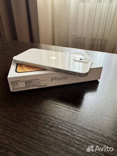 iPhone 12, 64 ГБ