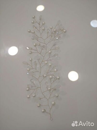 Веточка в прическу