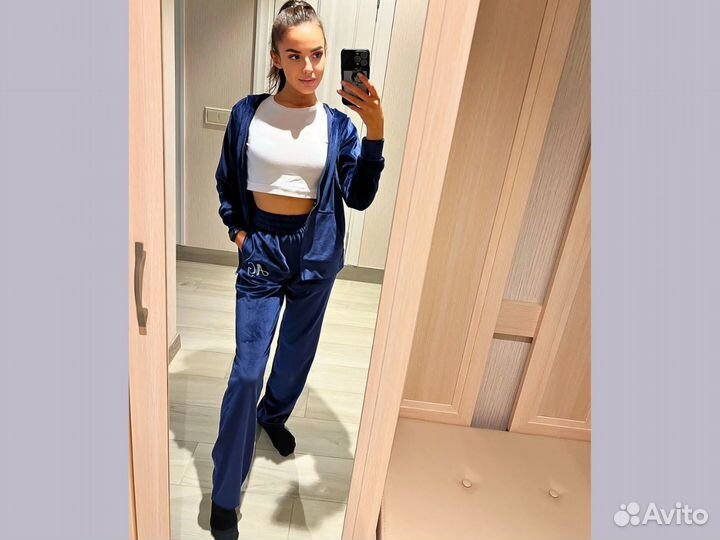Велюровый костюм женский спортивный