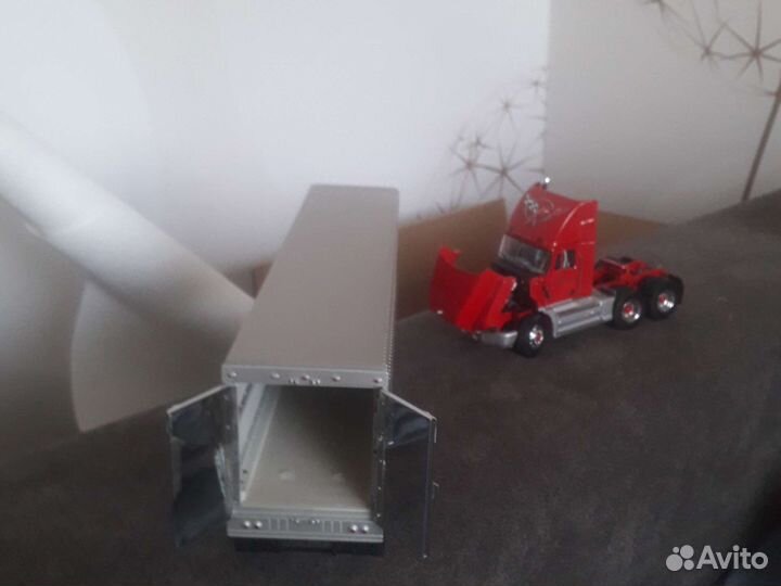 Колекционная модель грузовика MaCK