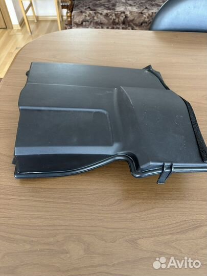 Крышка аккумулятора Рэндж Ровер Спорт 2012г