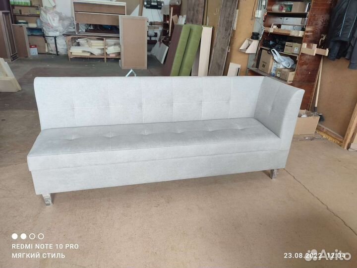 Прямой кухонный уголок со спальным местом