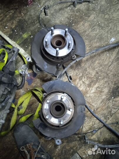 Кулак поворотный задний dodge challenger LD