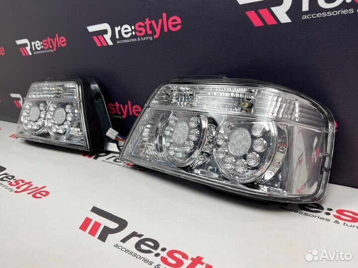 Фонари задние Toyota Chaser 100 LED Белые