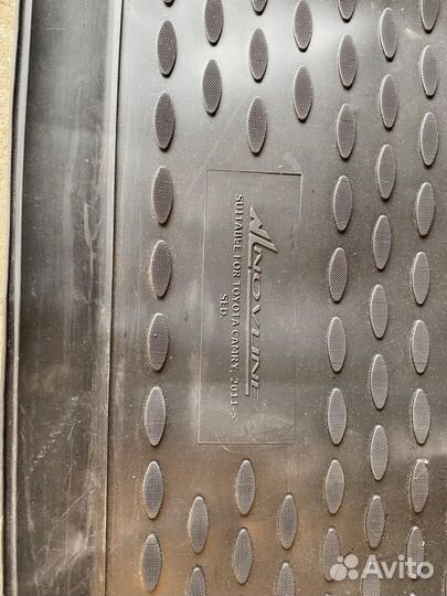 Продам коврики на Toyota Camry