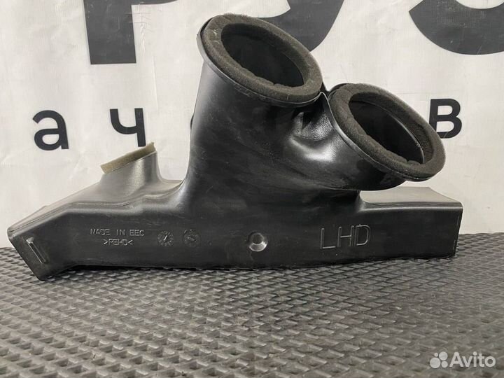 Воздуховод печки Renault T 82240829