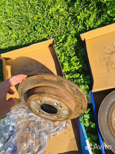 Диски тормозные задние Kia Rio 3 Hyundai Solaris 1