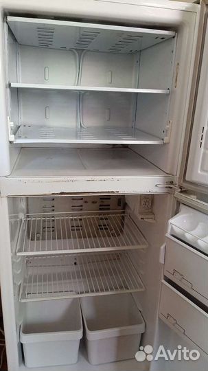 Холодильник бирюса