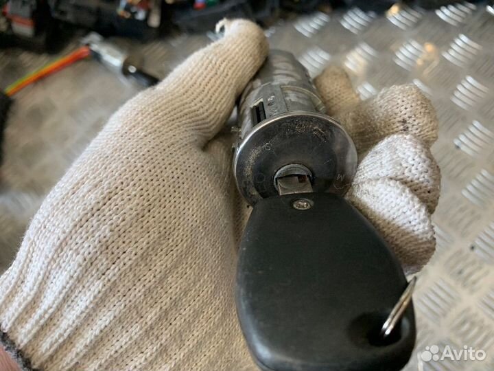 Замок зажигания Renault Logan 1 поколение рестайли