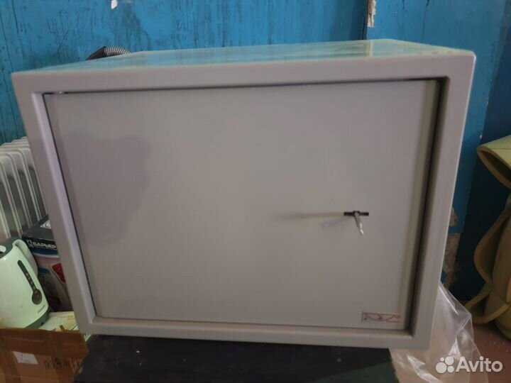 Продам сейф б/у