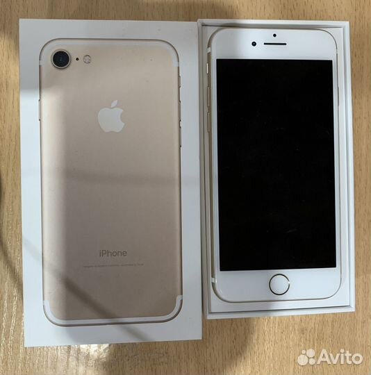 Телефон iPhone 7 gold 32гб