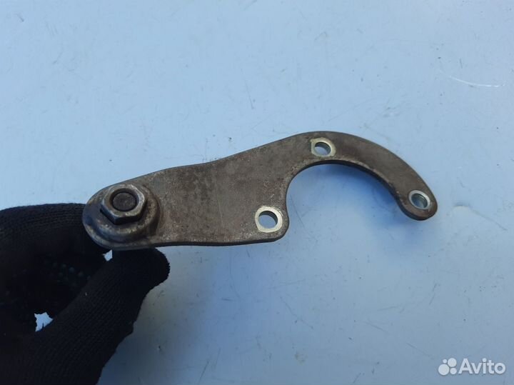 Крепление насоса гидроусилителя Lifan Smily