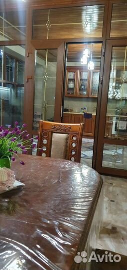 Стол со стульями