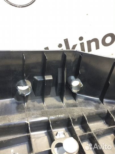 Накладка замка багажника Mercedes-Benz Gl X164