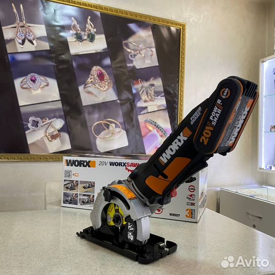 Дисковая аккумуляторная пила worx SAW WX527 (бдж)