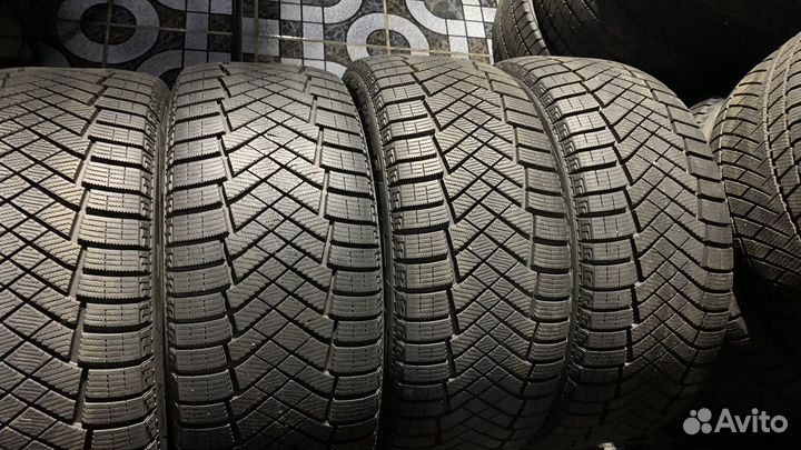 Pirelli Ice Zero 225/45 R18 95H