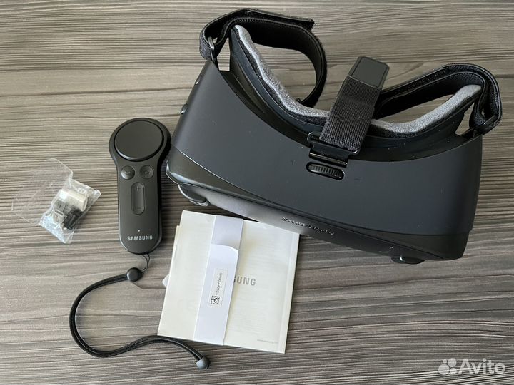 Очки виртуальной реальности Samsung Gear VR