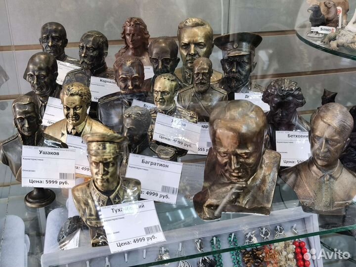 Статуэтки фарфор бронза разные