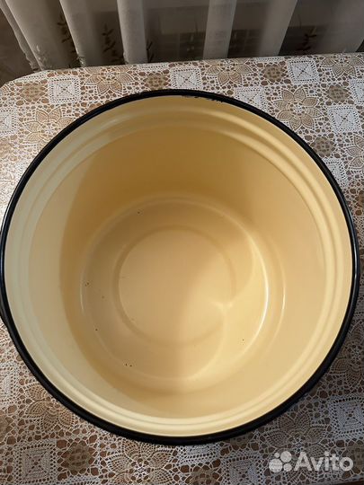 Эмалированная кастрюля