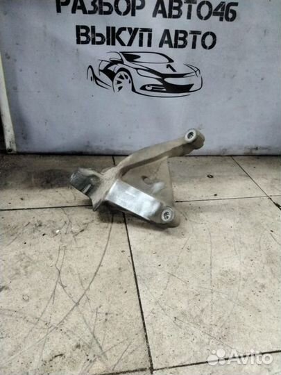 Кронштейн МКПП Renault Fluence 1.6 K4MV838 2011