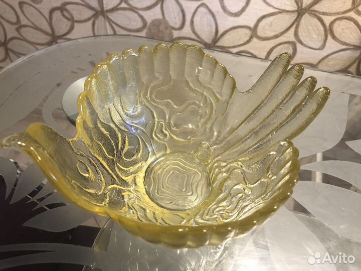 Салатник Птица желтое стекло СССР