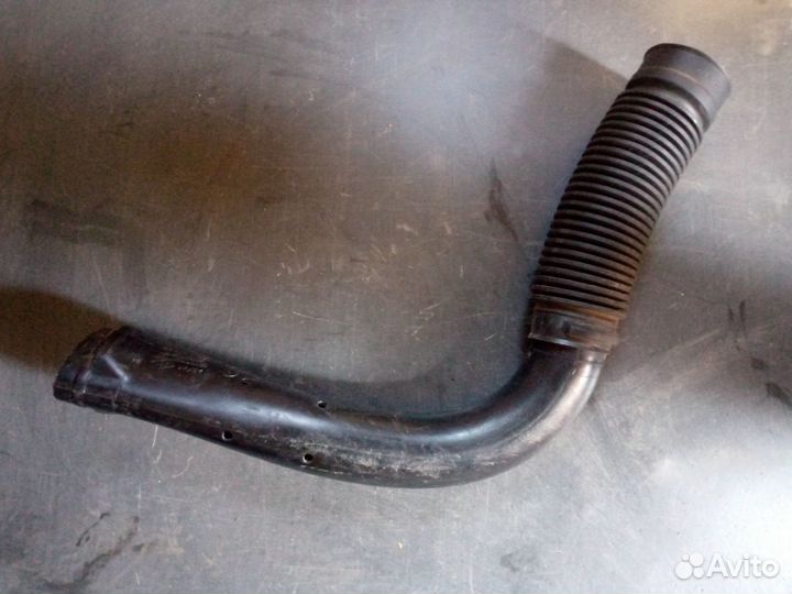 Патрубок воздушного фильтра Renault Logan 1