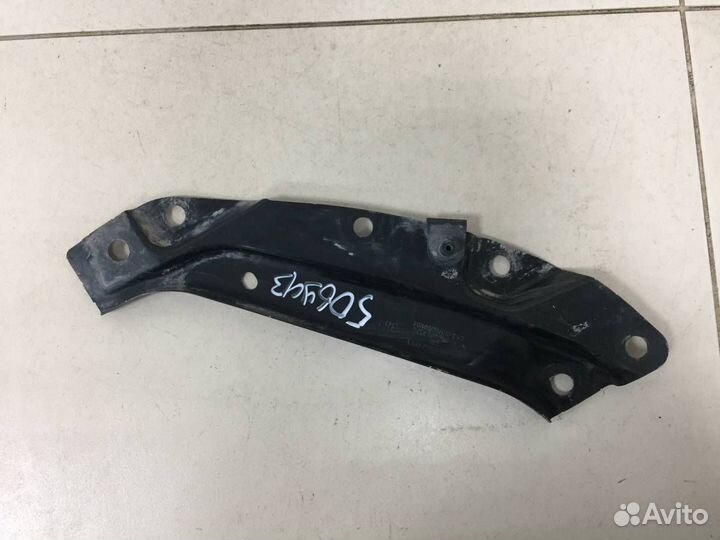 Кронштейн фар правый Volkswagen Polo Sed RUS 2011