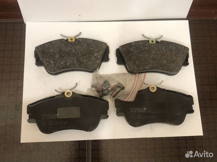 Volkswagen T4 Колодки TRW