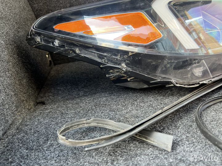 Hyundai tucson правая фара