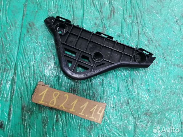 Кронштейн бампера передний левый Toyota Camry V50