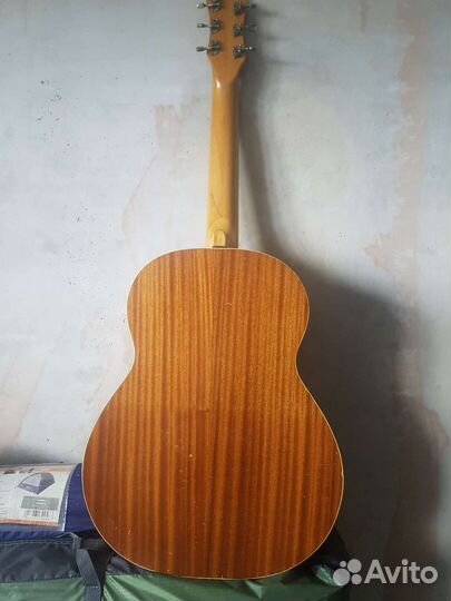 Акустическая концертная 6ти струнная гитара Урал