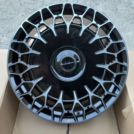 Литые диски Sakura Wheels 181 8.5×R20 5×112