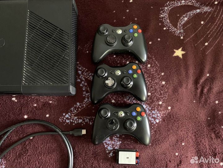 Xbox 360E Freeboot Aurora + Kinect + 3 джойстика