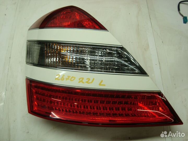 Фонарь задний левый W221 A2218200164