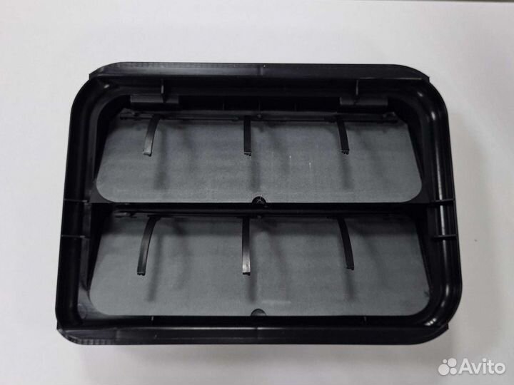 Решётка вентиляции багажника Renault Logan