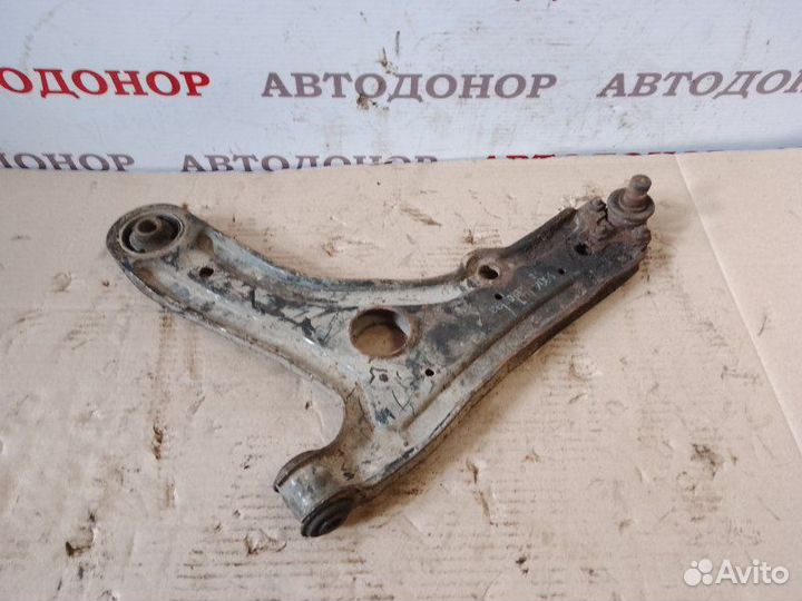 Рычаг передний левый Volkswagen Golf 3