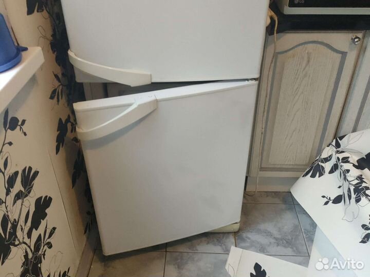 Холодильник бу Indesit