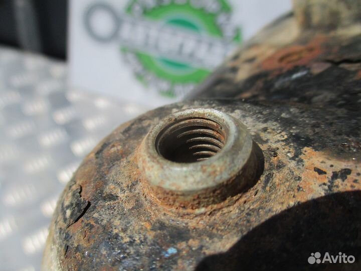 Кронштейн переднего амортизатора VW Passat B5