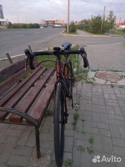 Шоссейный велосипед (грэвел) GT Grade Elite