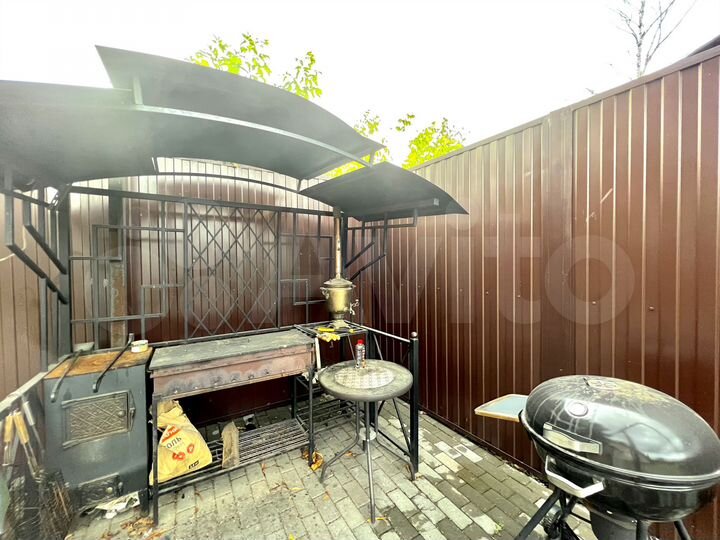 Коттедж 258 м² на участке 6 сот.