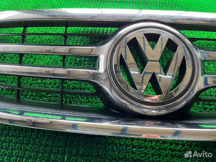 Решетка радиатора Volkswagen Tiguan 5N2