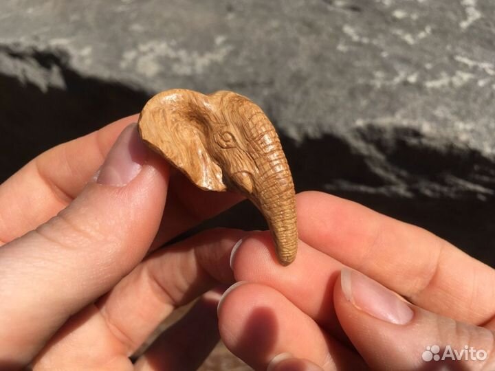 Брошь из дерева ручной работы