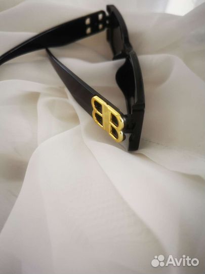 Солнцезащитные очки женские