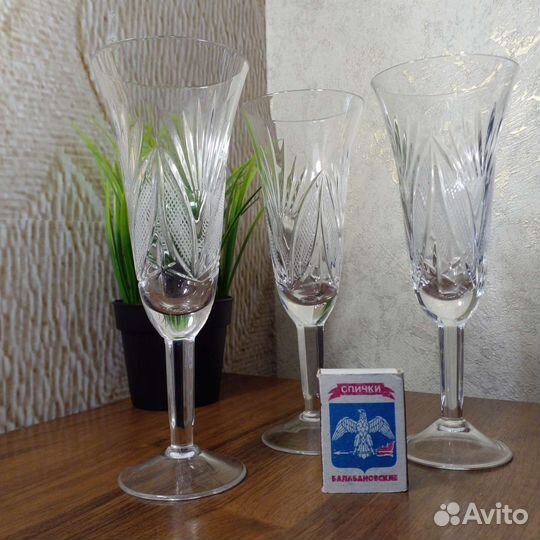 Бокалы, фужеры, рюмки