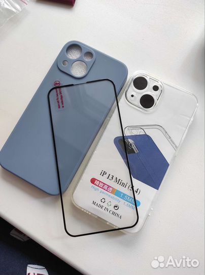 Защитное стекло и 2 чехла для iPhone 13 mini