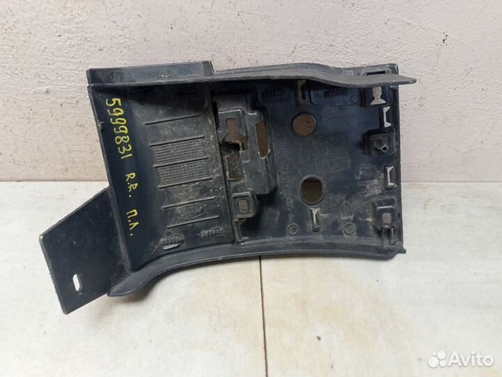 Накладка переднего крыла левого