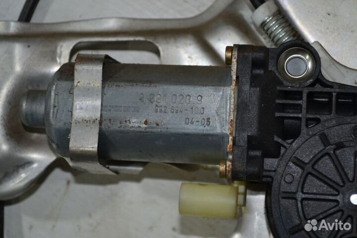 Стеклоподъемник Land Rover Range Rover 3 L322