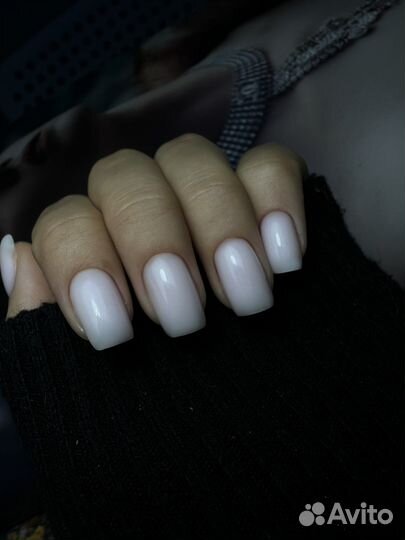Модель на маникюр и педикюр