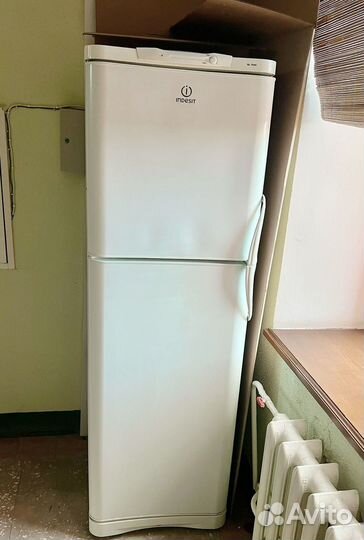 Холодильник Indesit б/у